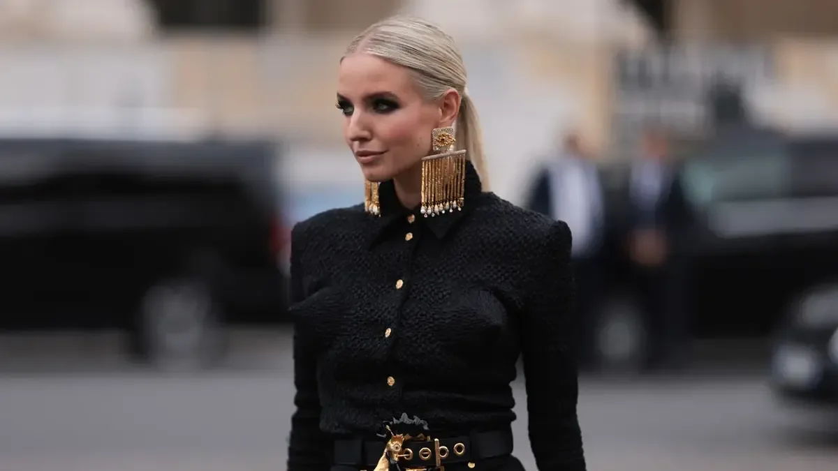 Esta tendencia resurge con fuerza, combinando elegancia y, un toque oscuro y nostálgico.