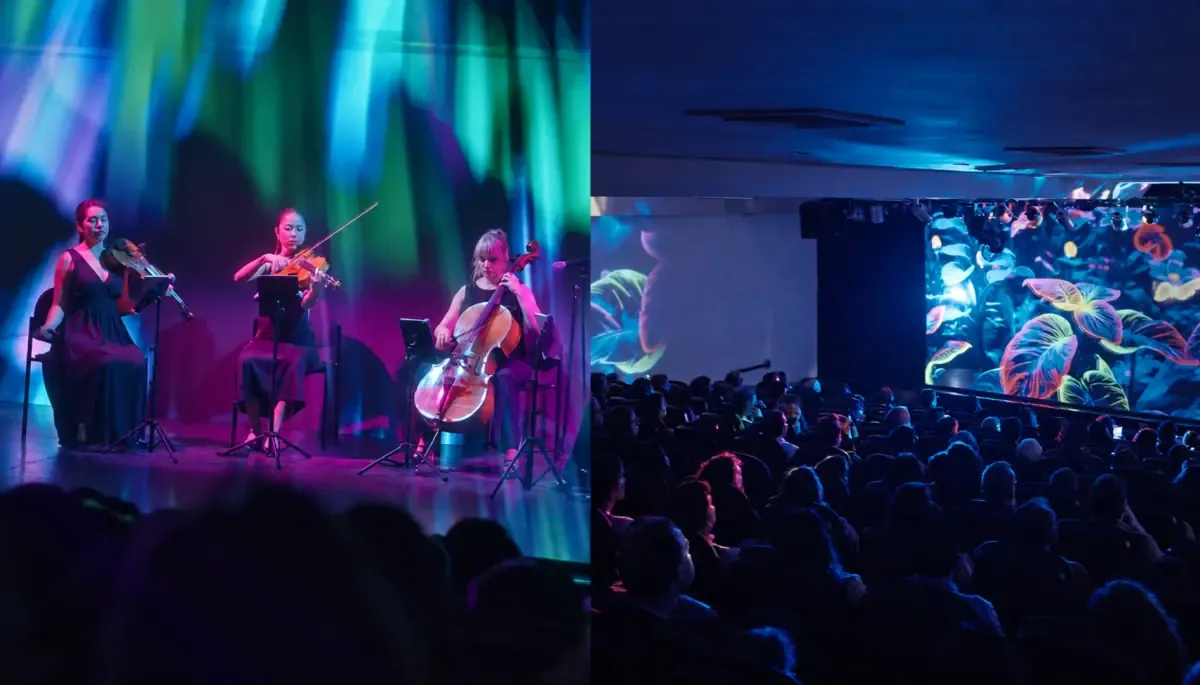 La obra fusiona música y tecnología para ofrecer un viaje sensorial único.