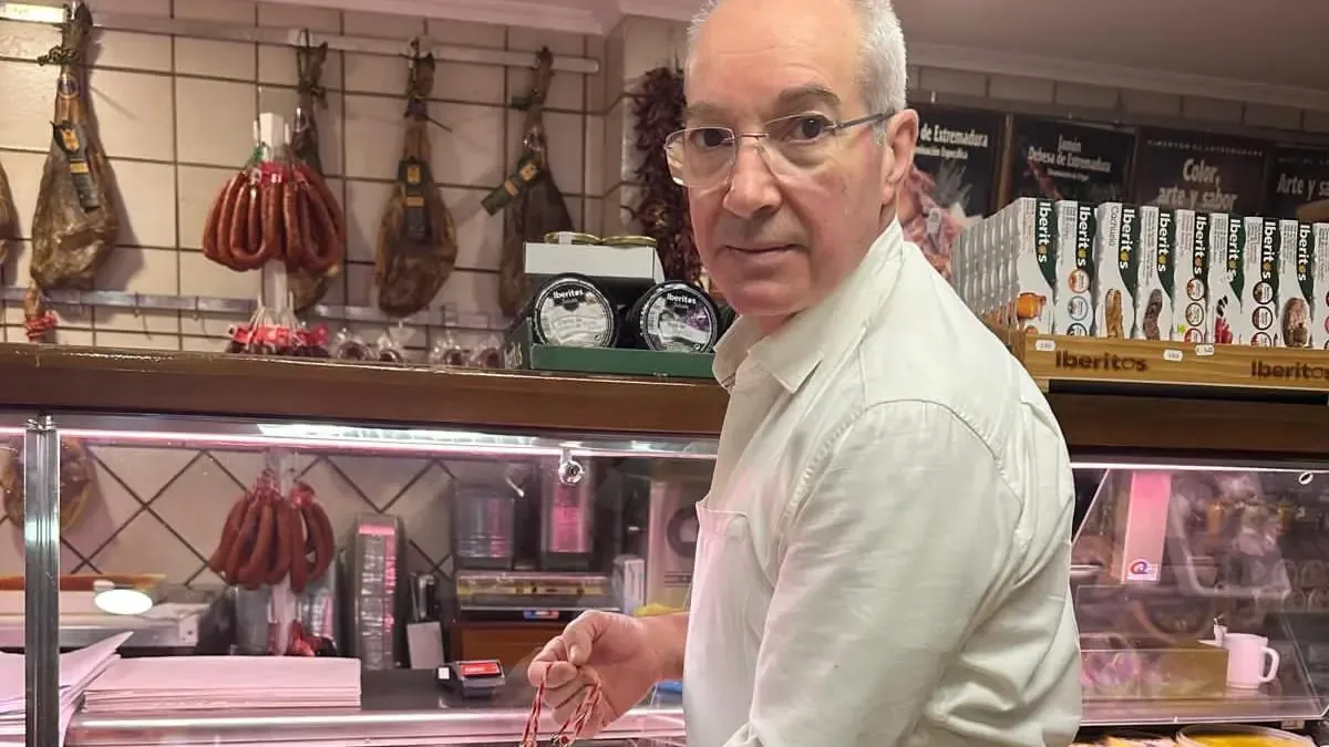 Este embutido destaca por su singularidad y conexión con la tradición local.