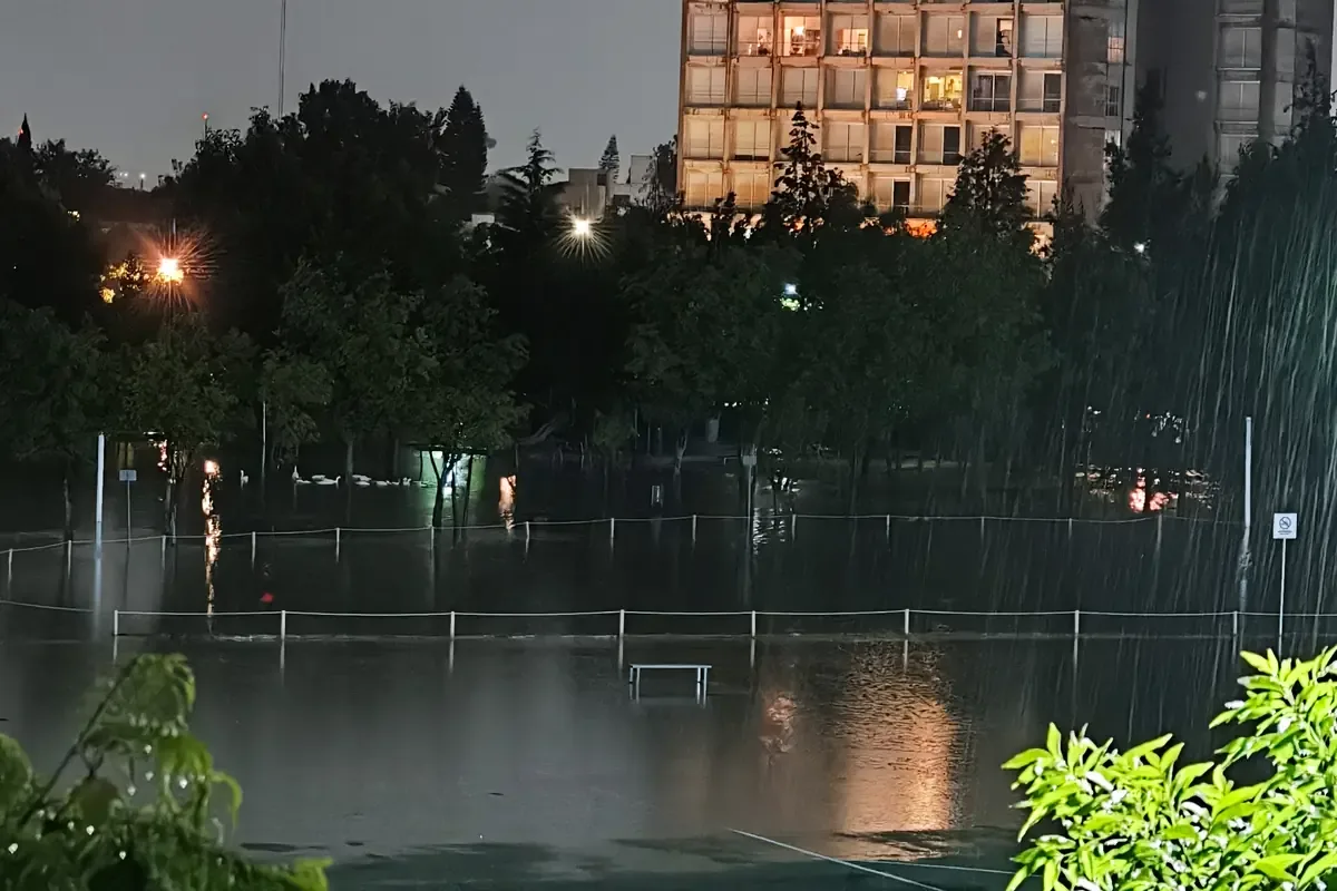 Los ciudadanos deben prepararse para un intenso calor y posibles precipitaciones en diversas regiones.