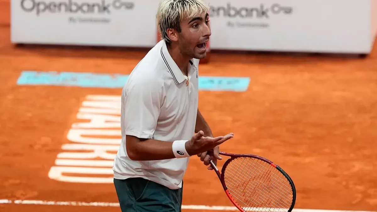 Este lunes se celebran intensos encuentros en la tercera ronda del Mutua Madrid Open, con figuras como Davidovich y Sabalenka en acción.