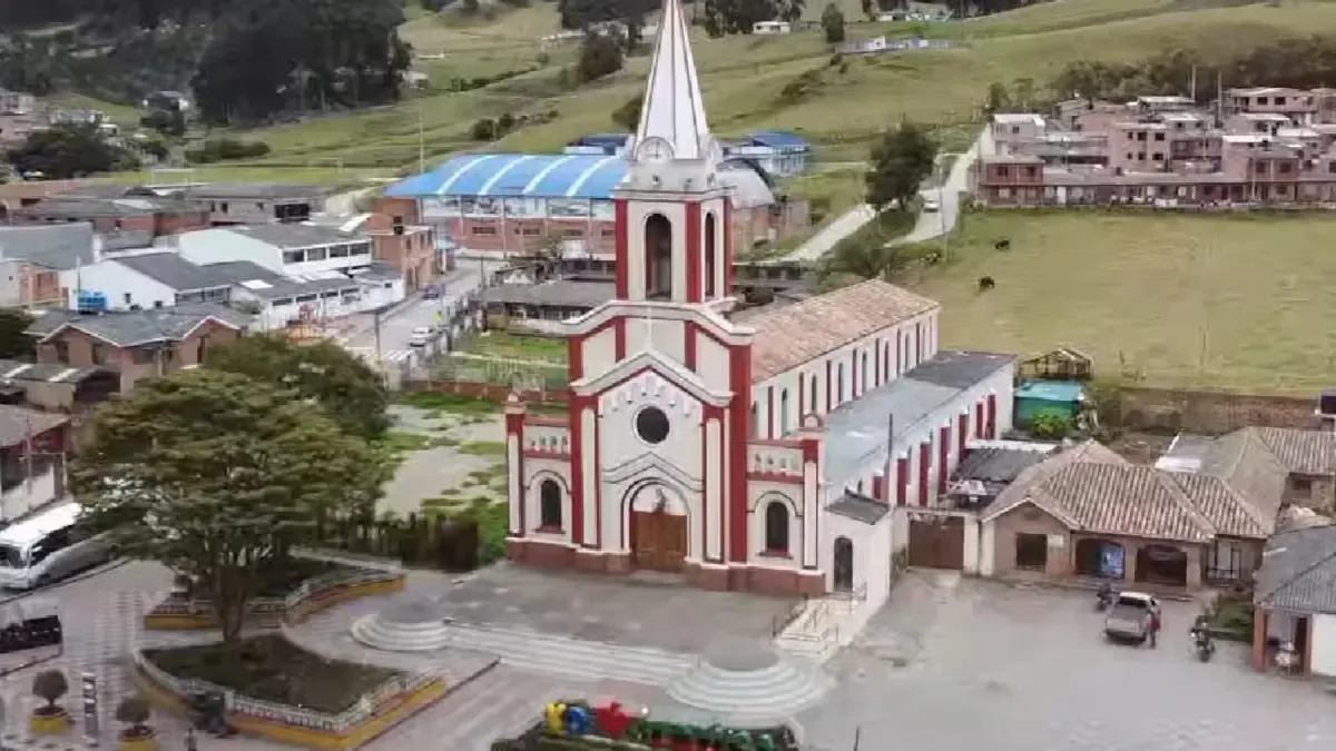 Este municipio ofrece naturaleza, cultura y ecoturismo en un entorno montañoso.