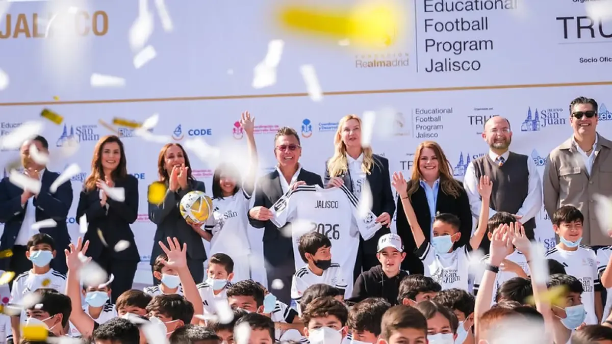 Este programa busca formar a niños y niñas a través del deporte y valores humanos.