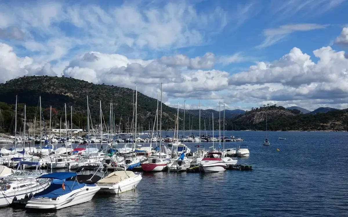 Este rincón cerca de la capital se convierte en el favorito para los amantes del paddle surf.