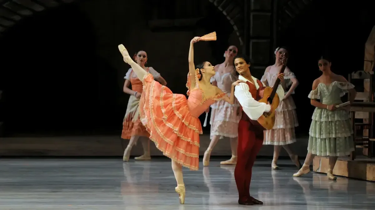 Este volumen honra la historia y aportes del Ballet de Monterrey al arte en México.