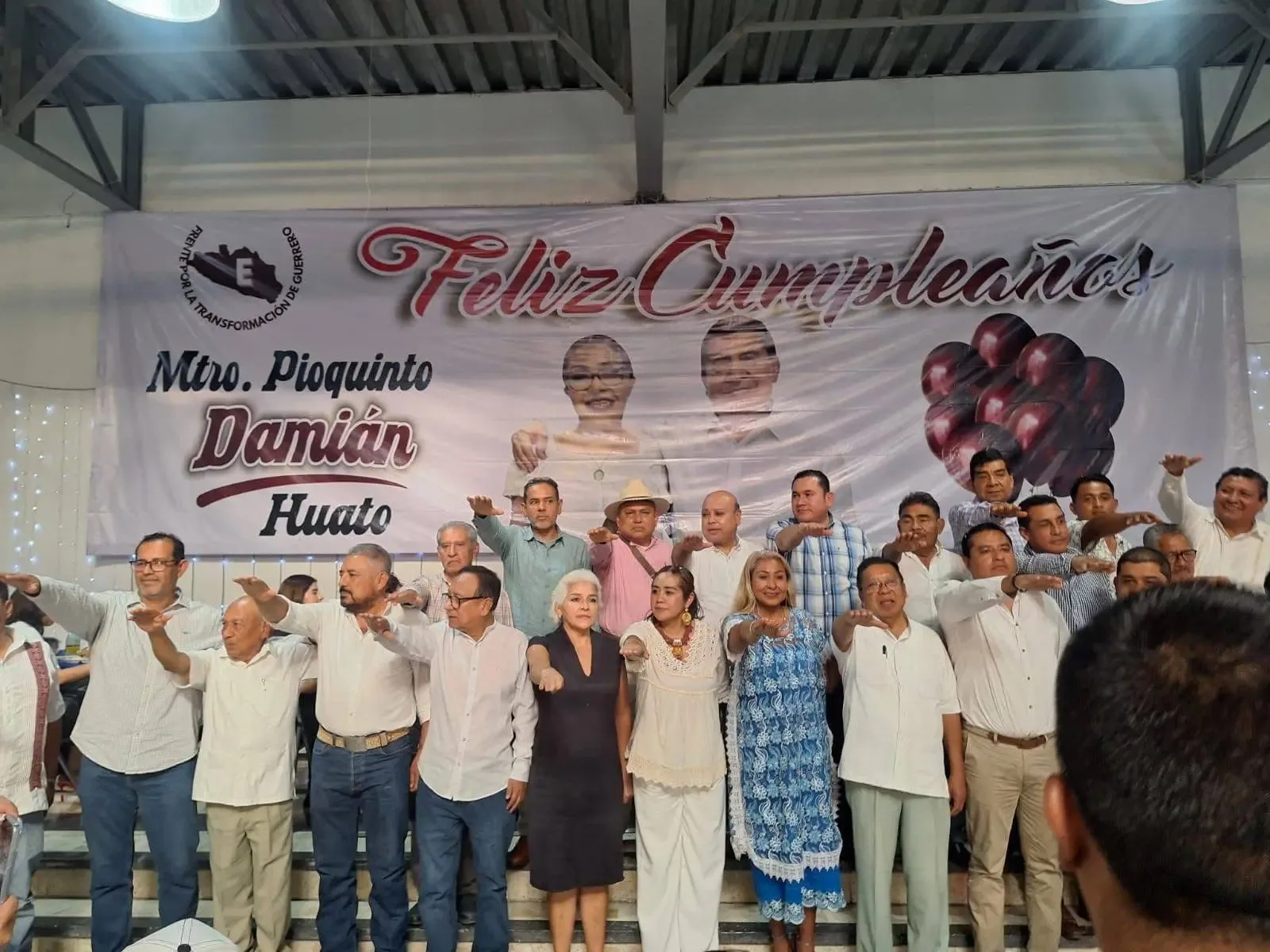 Esthela Damián comunica su deslinde del grupo político en redes sociales.