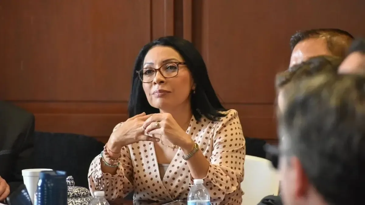 La aspirante a líder de Morena en Guerrero exige una investigación sobre la divulgación de su información privada.