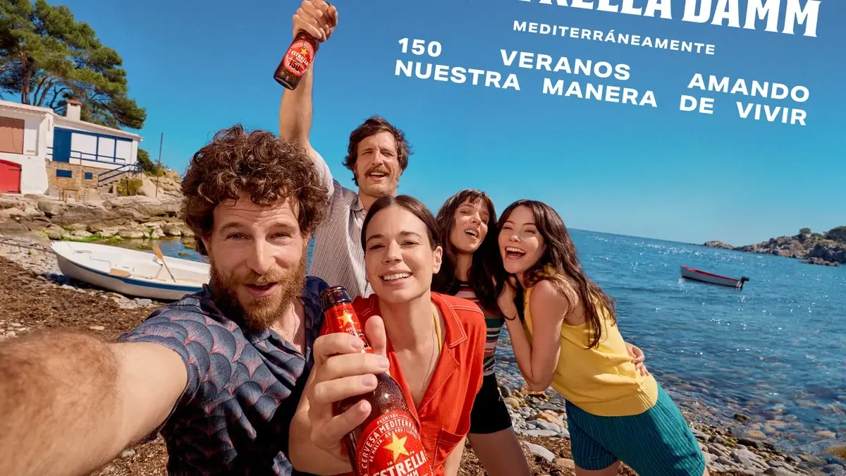 La nueva campaña celebra la cultura mediterránea y valores de la marca en su año jubilar.