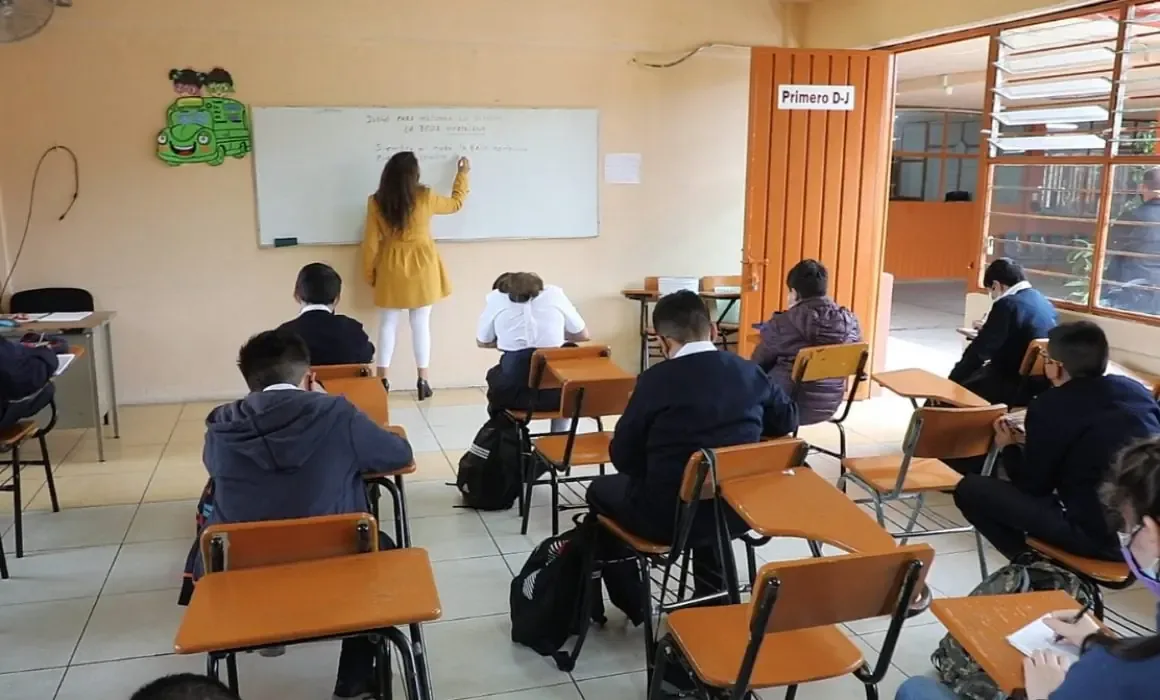 Estudiantes beneficiarios recibirán un apoyo económico complementario este mes.
