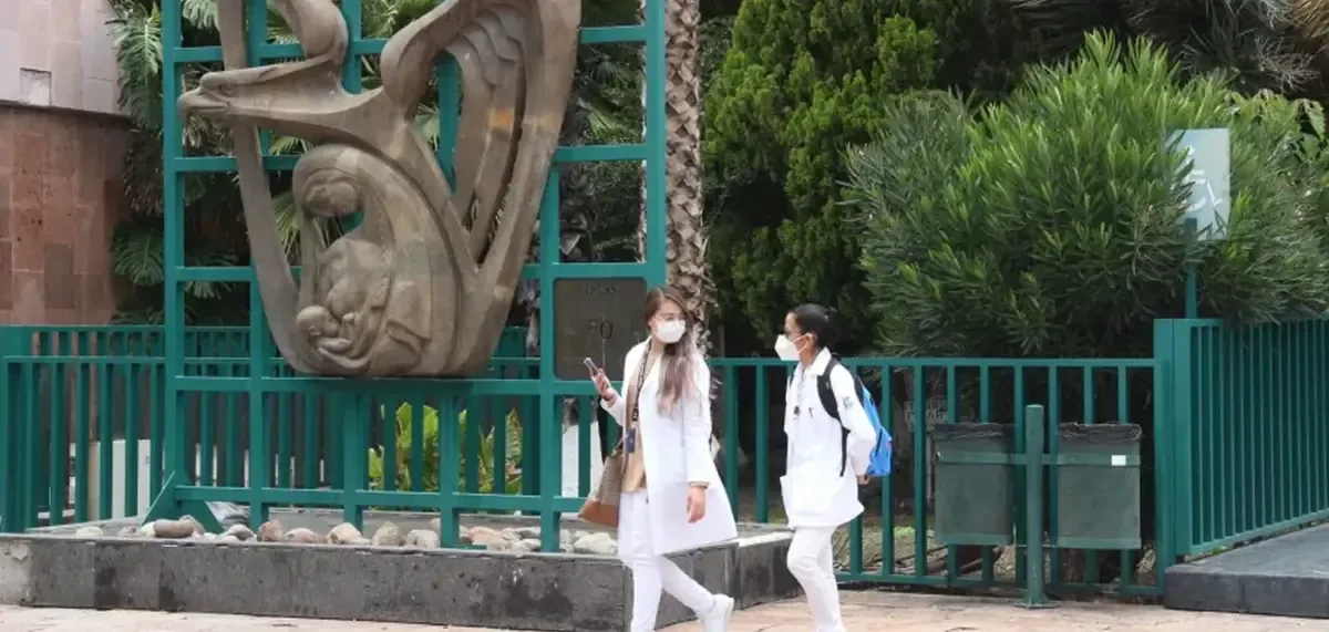 Estudiantes de bachillerato y universidad en Aguascalientes pueden obtener beneficios del Seguro Social.
