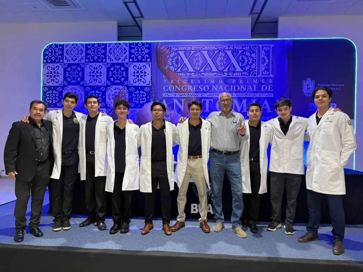 Estudiantes de la UMSNH triunfan en nacional de Anatomía, destacándose en múltiples categorías.