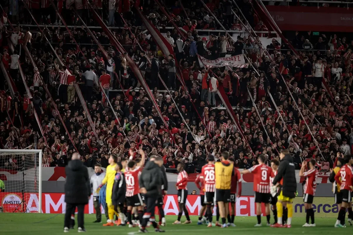 El partido entre Estudiantes y San Lorenzo es vital para la clasificación a los playoffs del Torneo Clausura.