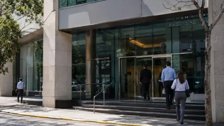 Un destacado banco en México podría enfrentar sanciones por vínculos con el narcotráfico.