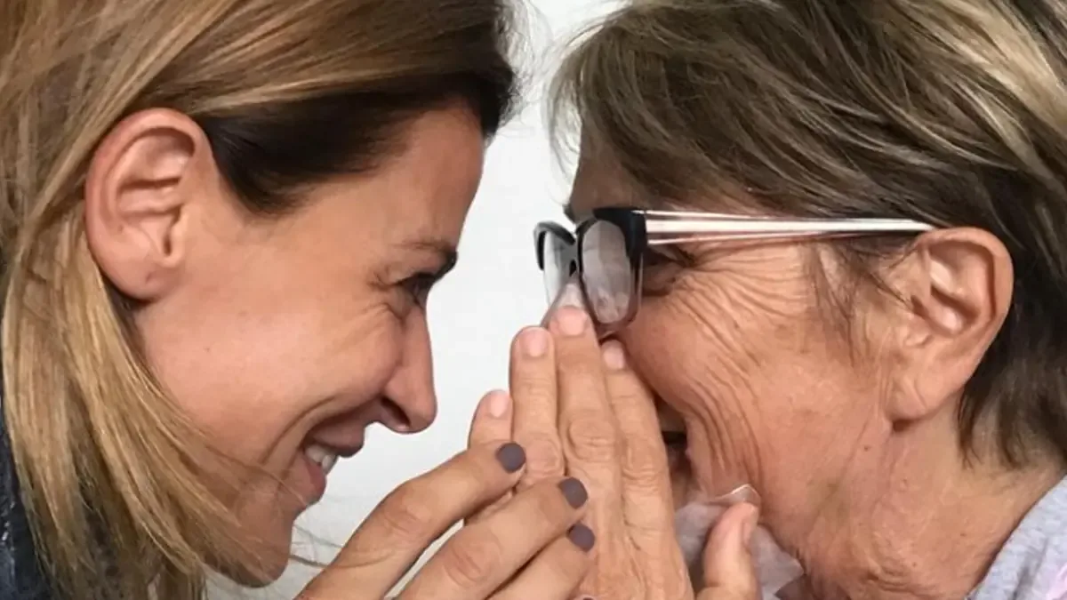 La actriz reflexiona sobre las dificultades del duelo tras perder a su madre y ser madre por primera vez.
