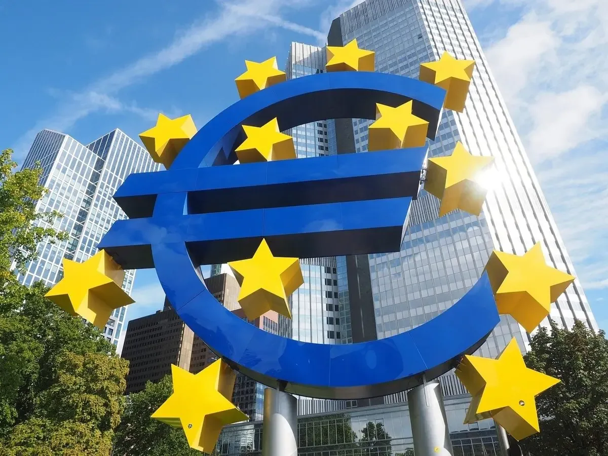 La elección del nuevo miembro del BCE se debatirá en noviembre coincidiendo con cambios en su liderazgo.