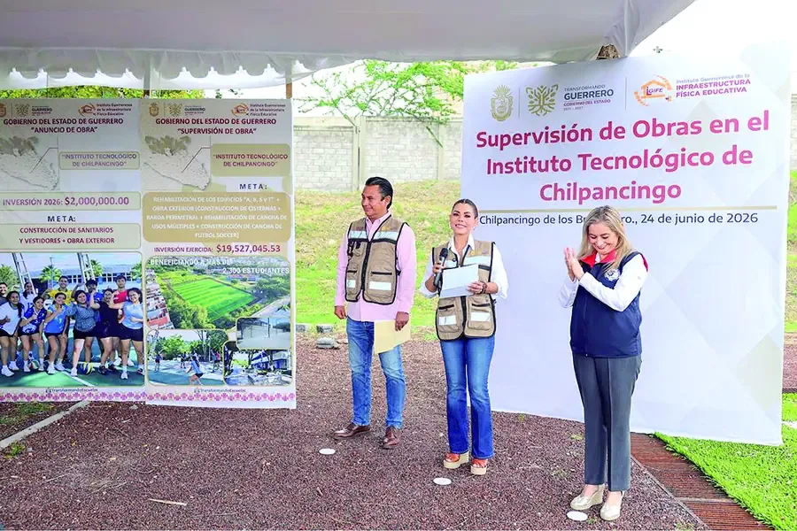 La gobernadora anunció nuevas inversiones para mejorar la infraestructura educativa y deportiva en la institución.