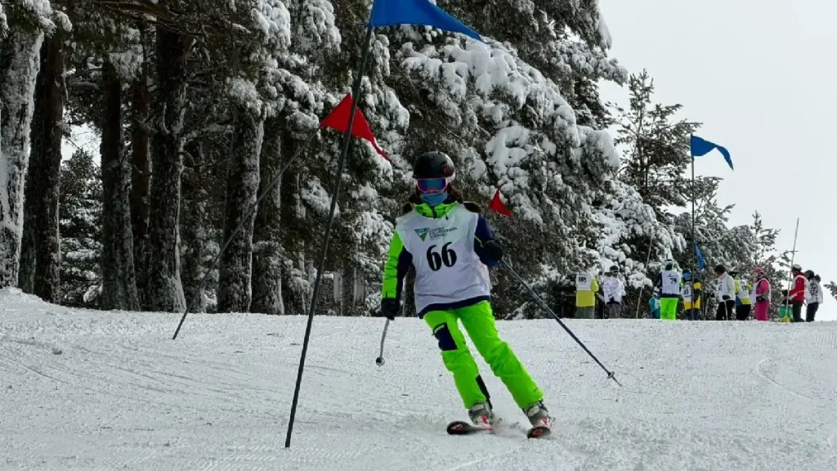 Evento de esquí regresó tras nueve años con una gran participación en el Punto de Nieve.