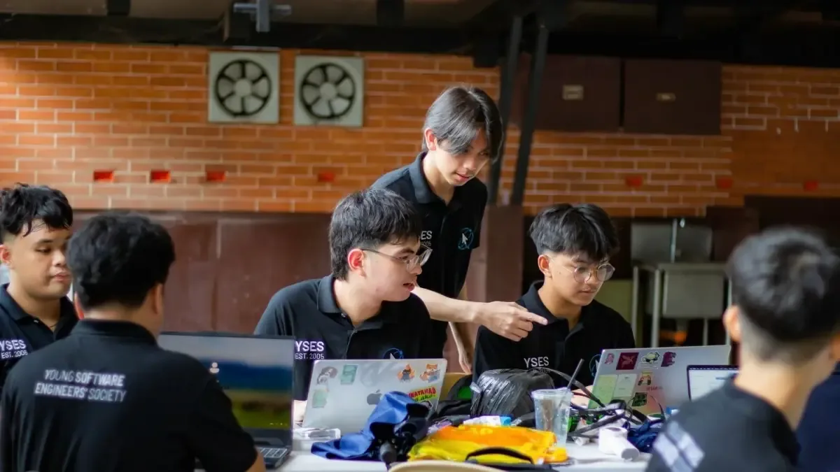 Evento EXPE21ENCE YSES reúne a estudiantes para abordar retos comunitarios.