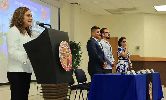 Estudiantes de Medicina presentan proyectos en la primera Semana Universitaria dedicada a la ciencia y sustentabilidad.