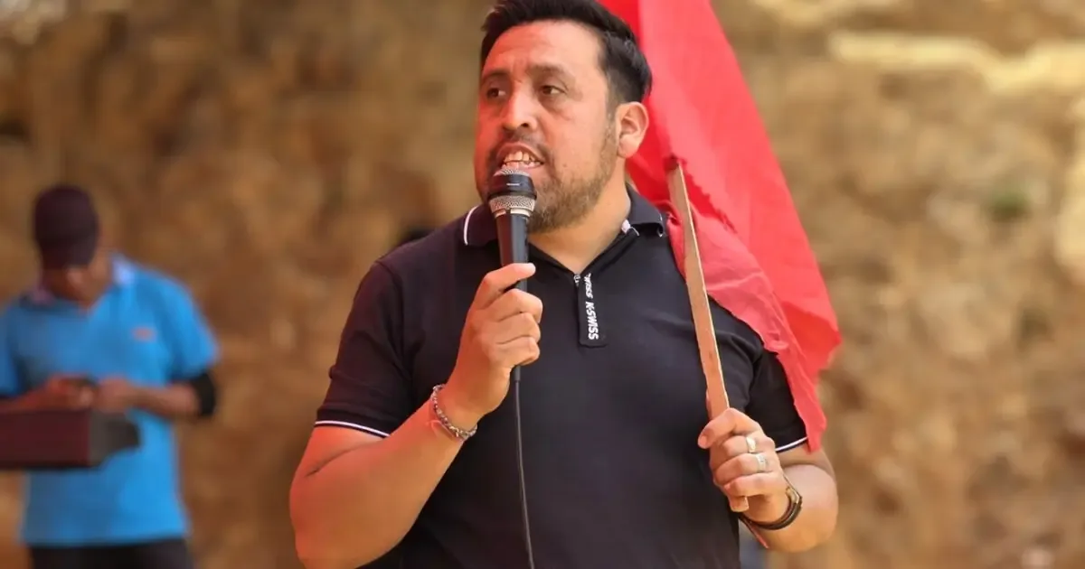 El exalcalde de Miahuatlán, Oaxaca, fue hospitalizado tras un ataque violento que dejó a un escolta muerto.