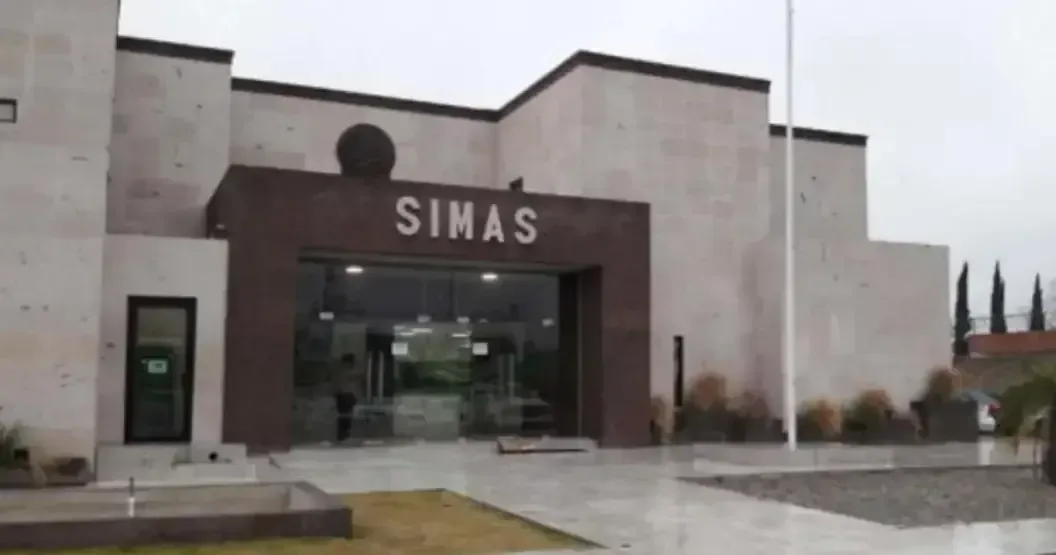 Lorenzo Menera Sierra impugna la sanción tras ser hallado responsable de faltas administrativas.