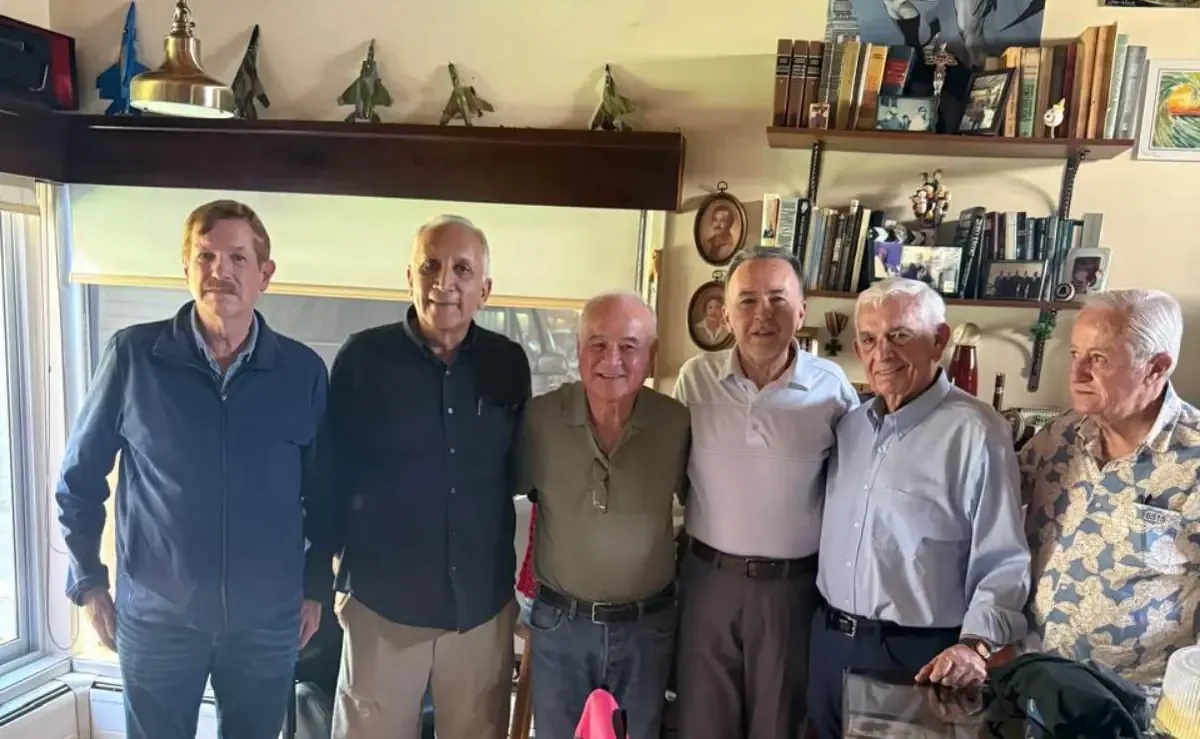 El exgobernador de Baja California recibió visitas de panistas tras ser beneficiado con prisión domiciliaria.