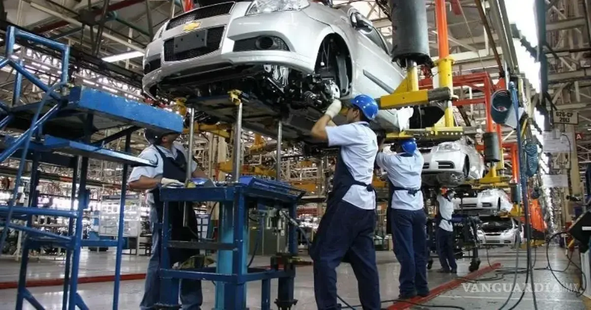 La industria automotriz en México prevé un aumento en la contratación tras ajustes por aranceles de exportación.