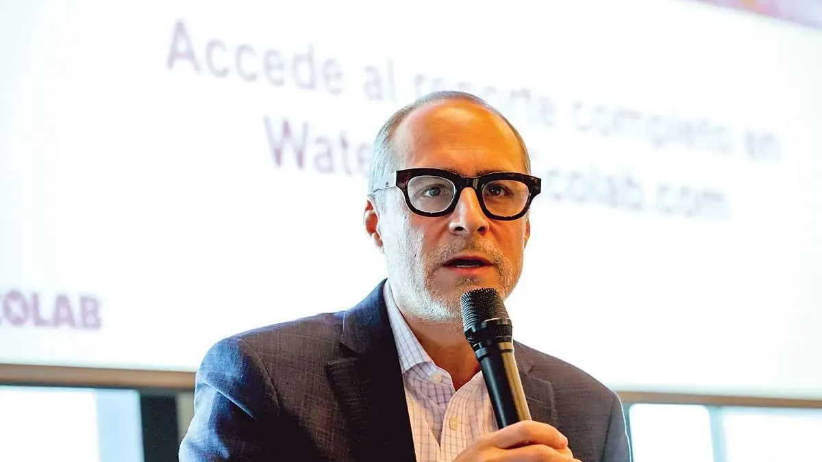 "Expertos analizan los desafíos de la nueva Ley de Aguas en el país."