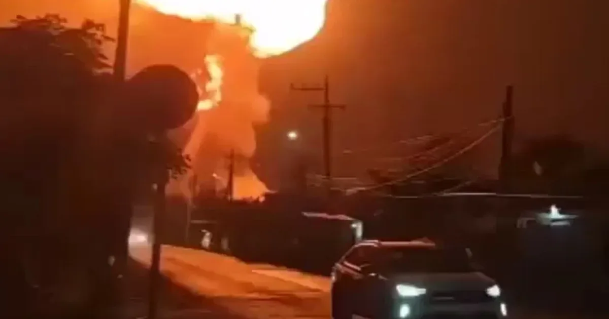 Explosión en la gasera Río Gas provoca incendio en Villahermosa, Tabasco.