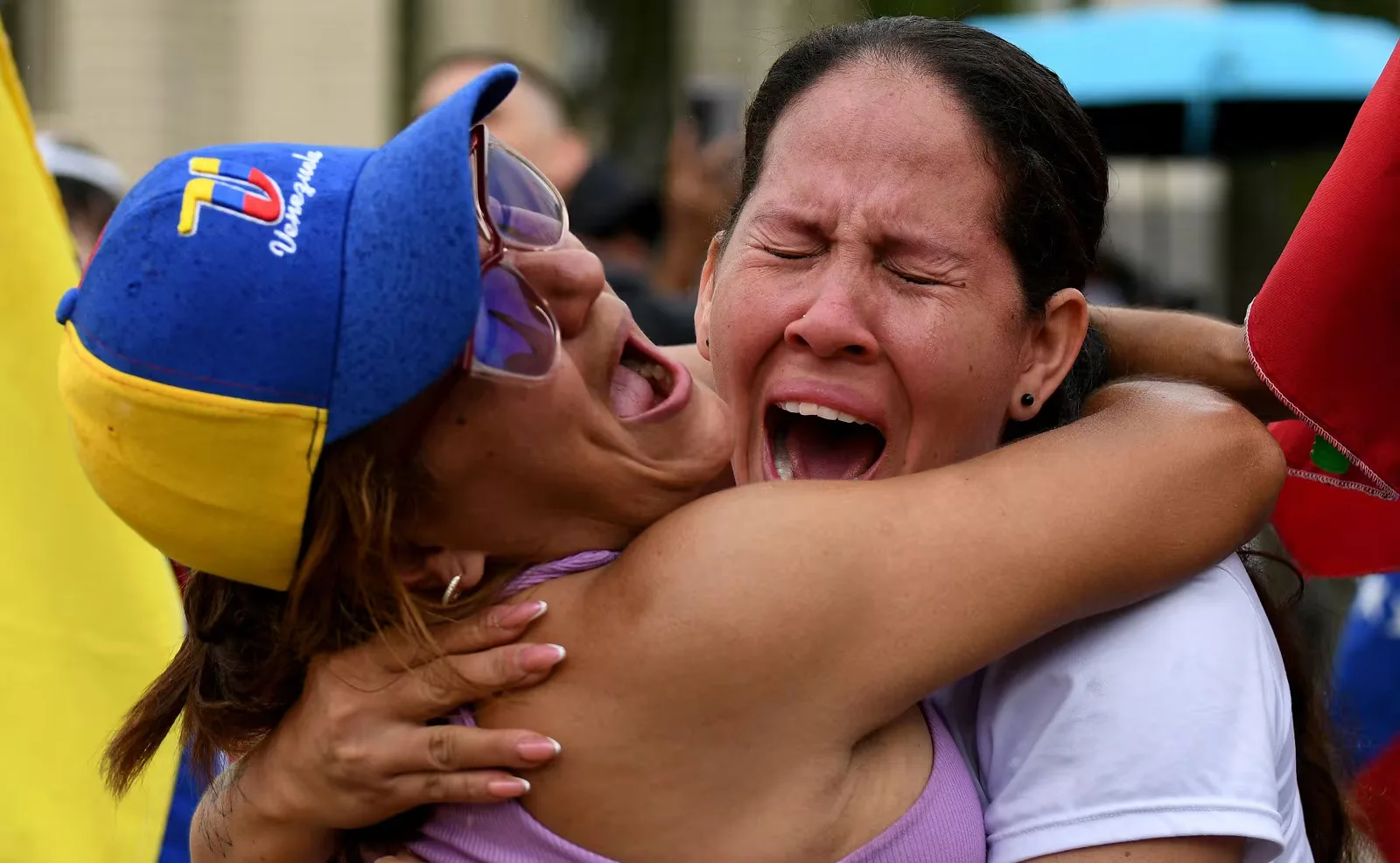 Explosiones en Caracas durante los ataques de EE. UU. para capturar a Maduro.