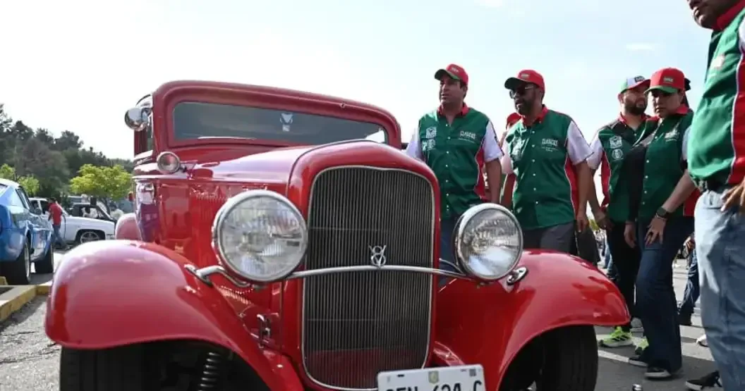 El evento automovilístico fomenta el turismo y reúne a familias de diversas partes de México y Estados Unidos.