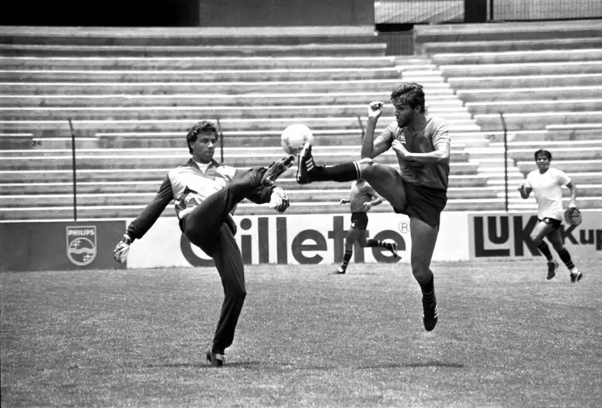 La muestra explora la conexión entre el Mundial de 1986 y la cultura mexicana, con cerca de 1,700 fotografías.
