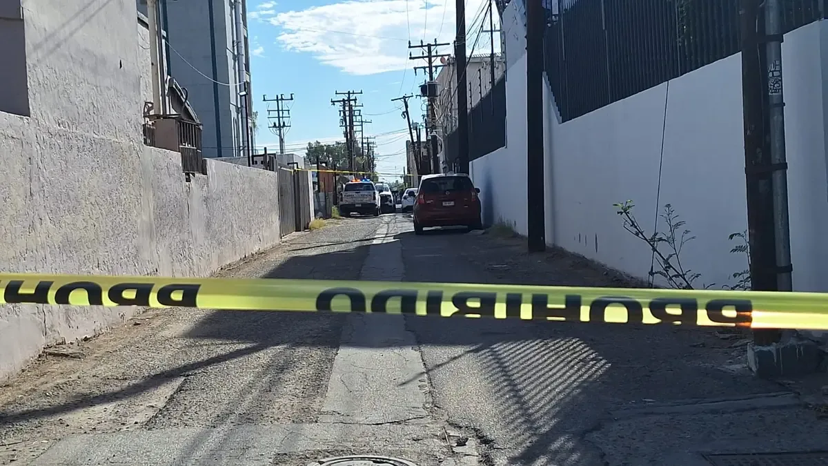 El agente César Tapia Orozco perdió la vida mientras realizaba un operativo de vigilancia en Baja California.
