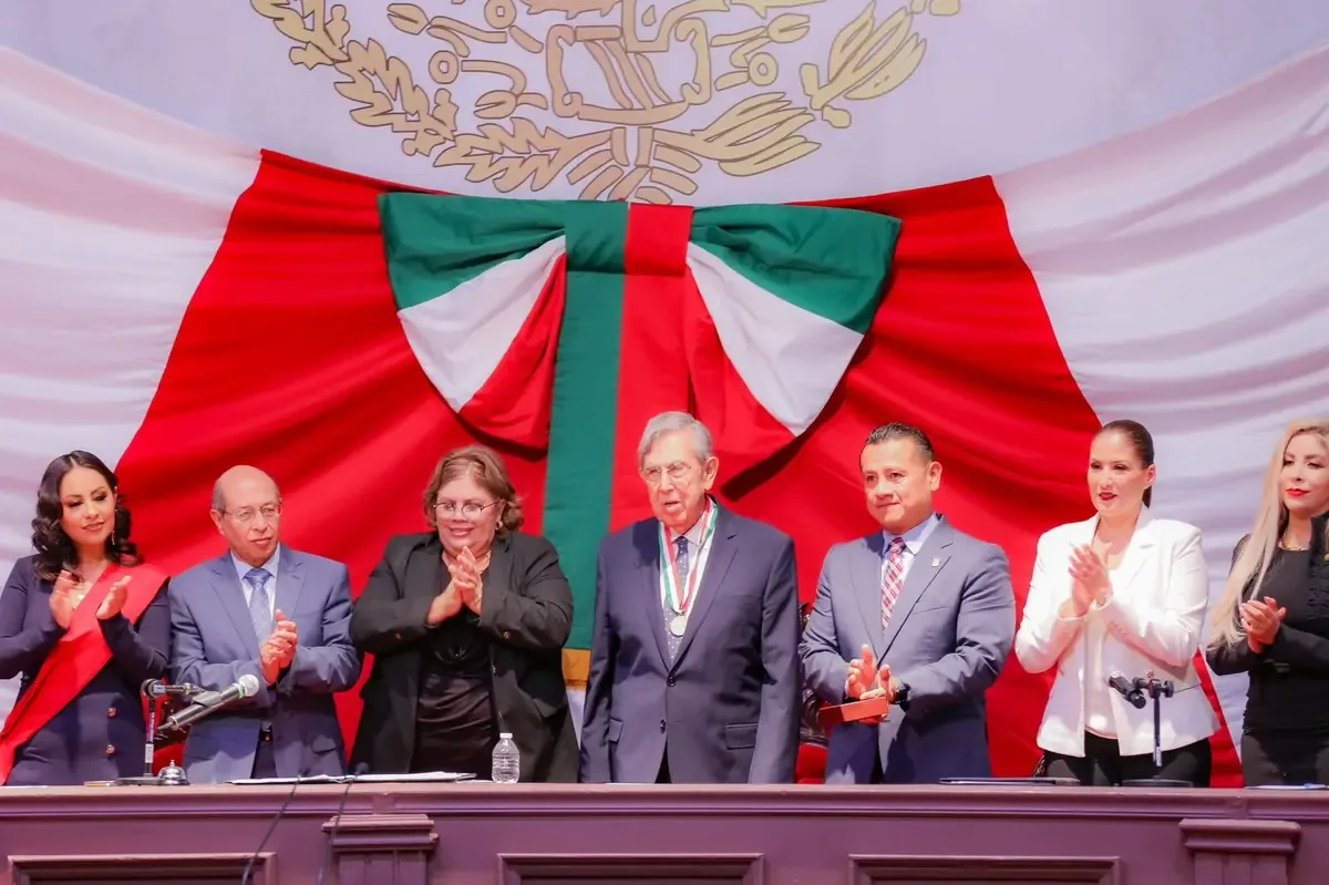 Su legado incluye la apertura democrática y la fundación del PRD, marcando un hito en la política nacional.