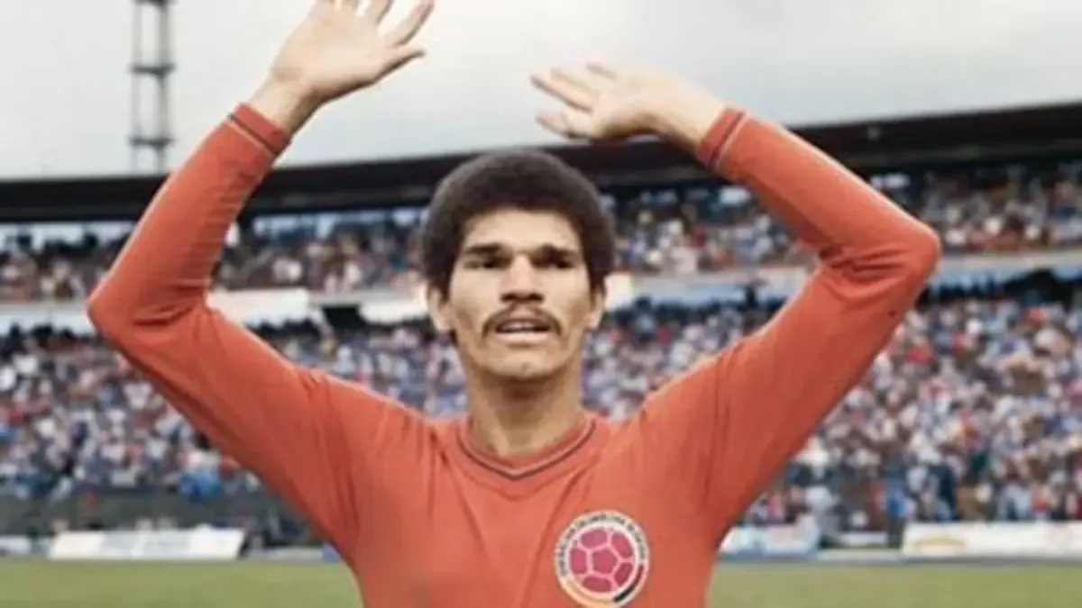 La muerte de Vilarete, ícono del futbol colombiano, conmueve al deporte y a su familia, quienes han agradecido el apoyo recibido.