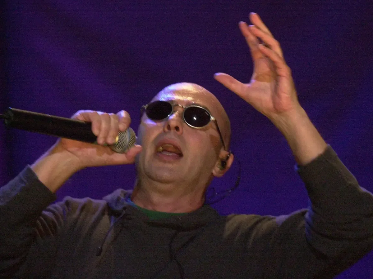 La muerte del músico revive la memoria del último show de Los Redondos en 2001, un hito en la historia del rock nacional.