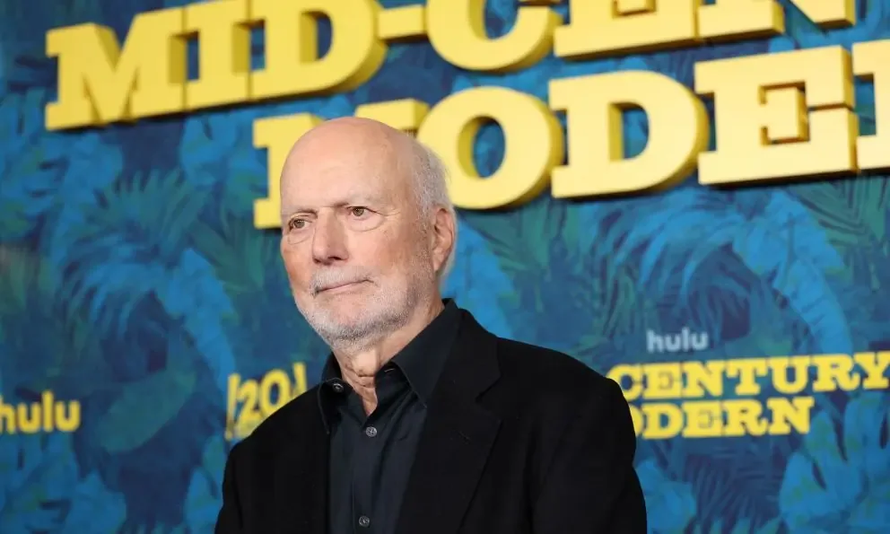 James Burrows, reconocido por su trabajo en 'Friends' y 'Cheers', falleció a los 85 años, dejando un legado duradero en la televisión.