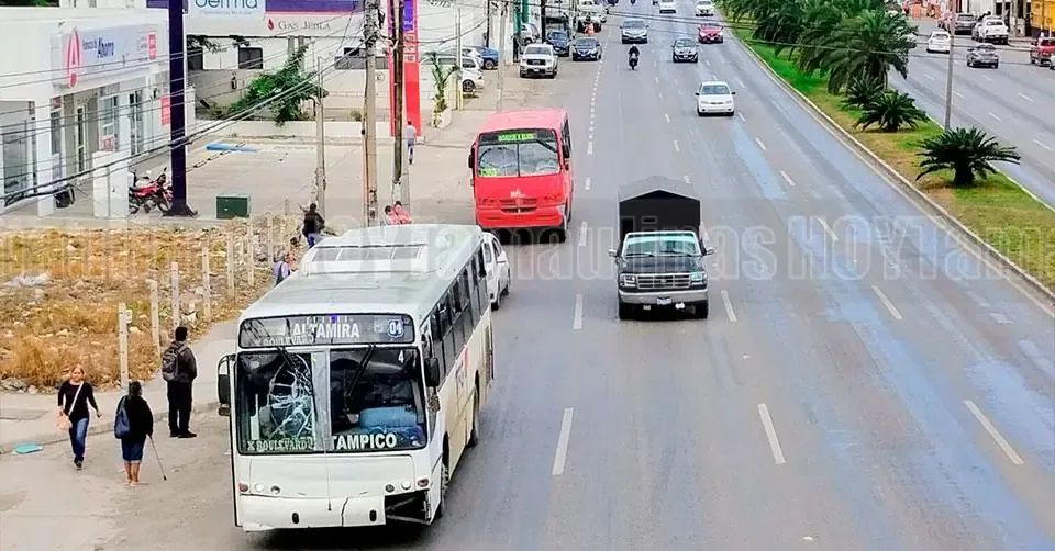 Regidores señalan problemas en rutas de transporte urbano tras ausencia del delegado.