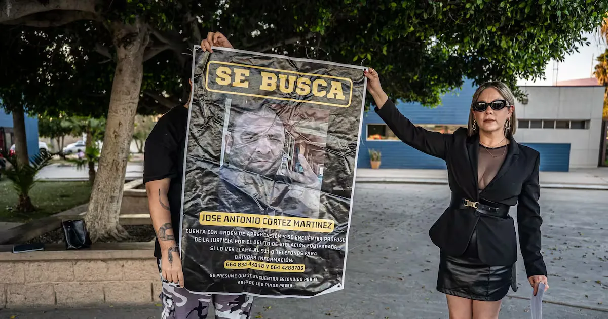 Familiares de la menor piden justicia frente a la Fiscalía de Tijuana.