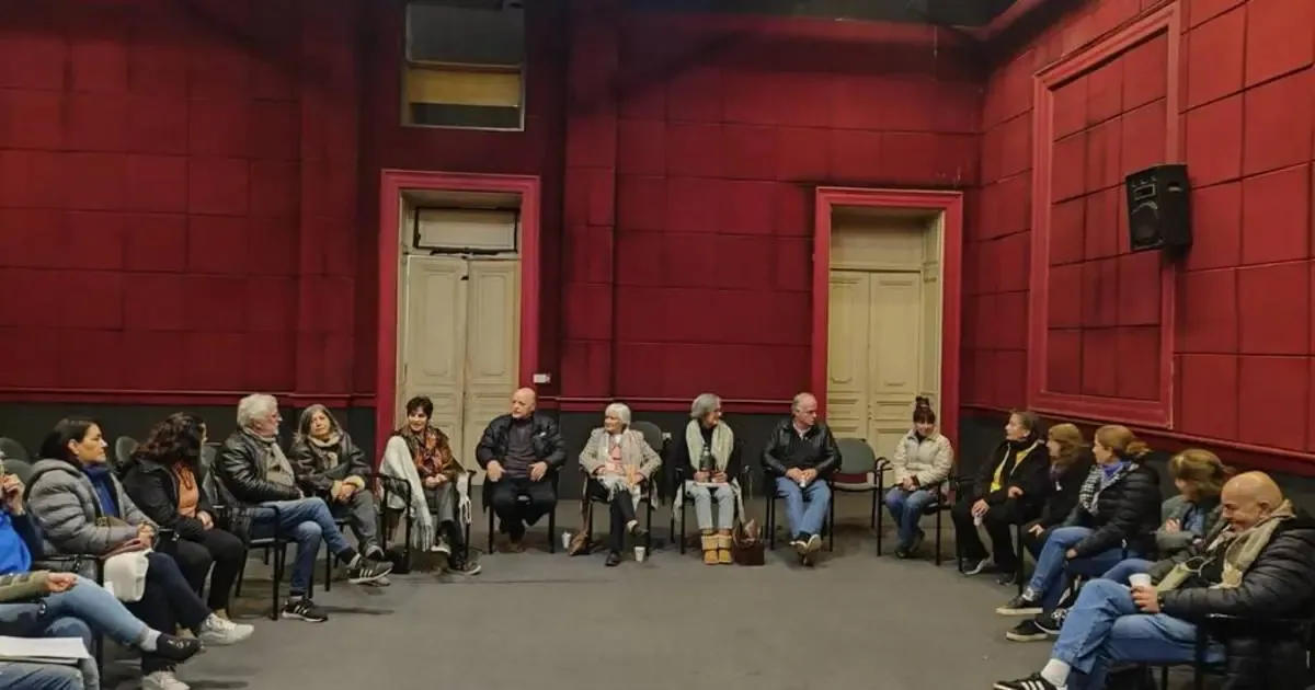 La Asociación de Ayuda a Familias de Personas con Esquizofrenia ofrece apoyo y recursos para afrontar esta enfermedad.