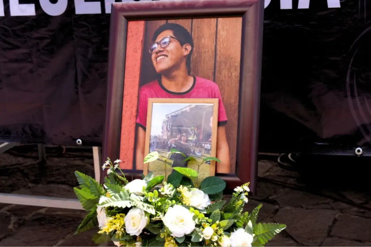 Familias y defensores siguen exigiendo justicia por la tragedia del festival Axe Ceremonia.