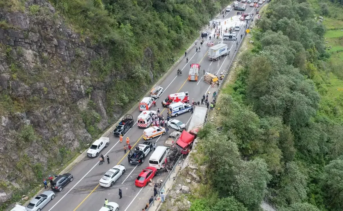 La falta de señalamientos en la autopista pudo causar el accidente mortal en Chiapas.