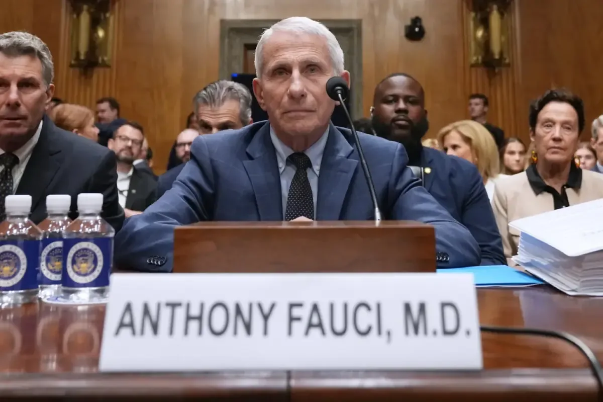 La decisión de Fauci al acogerse a la Quinta Enmienda genera controversia en el Senado.