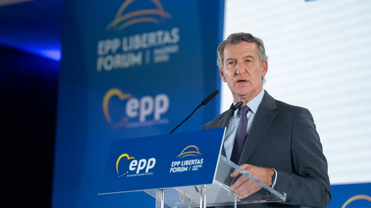 El líder del PP se pronuncia contra la corrupción y defiende la libertad en un discurso en Madrid.