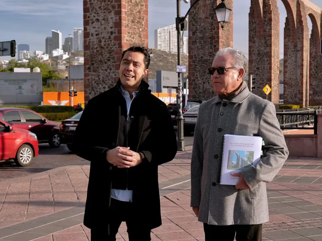 Felifer Macías anuncia actividades por los 300 años del Acueducto de Querétaro.