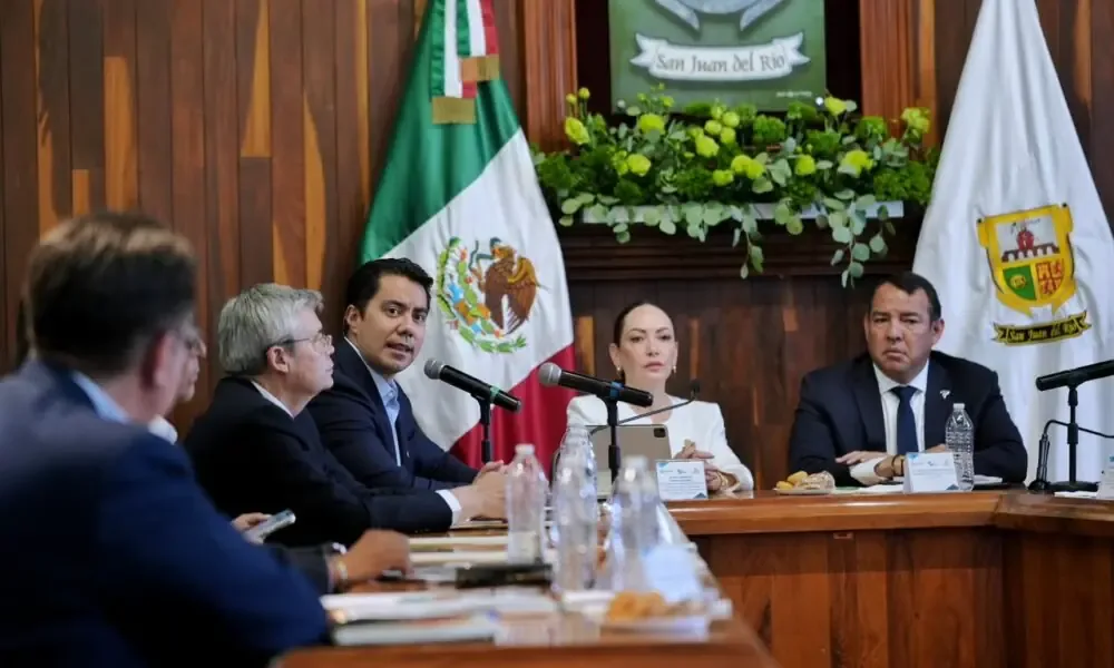 El alcalde de Querétaro destaca la importancia de preservar el patrimonio urbano para el bienestar y desarrollo de las ciudades.