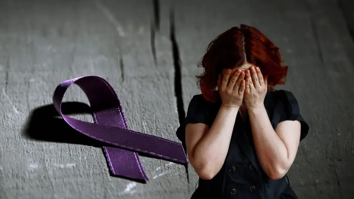 Una discusión terminó en tragedia, y la Fiscalía investiga el caso como feminicidio.