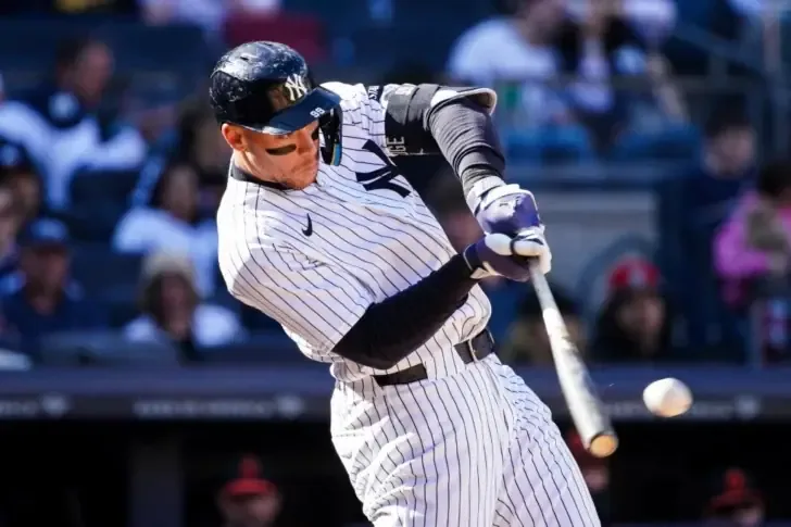 El jugador de los Padres conecta un jonrón decisivo y Nueva York obtiene una victoria contundente.