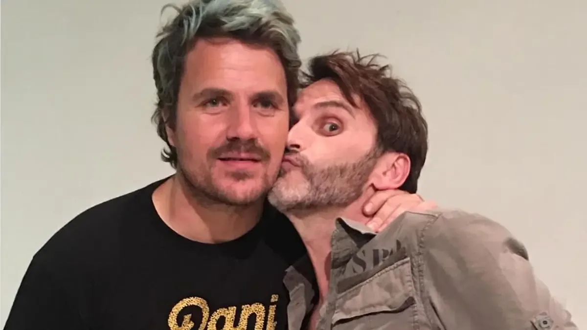 La conexión entre el actor y el cantante se ha fortalecido a lo largo de 30 años de amistad.