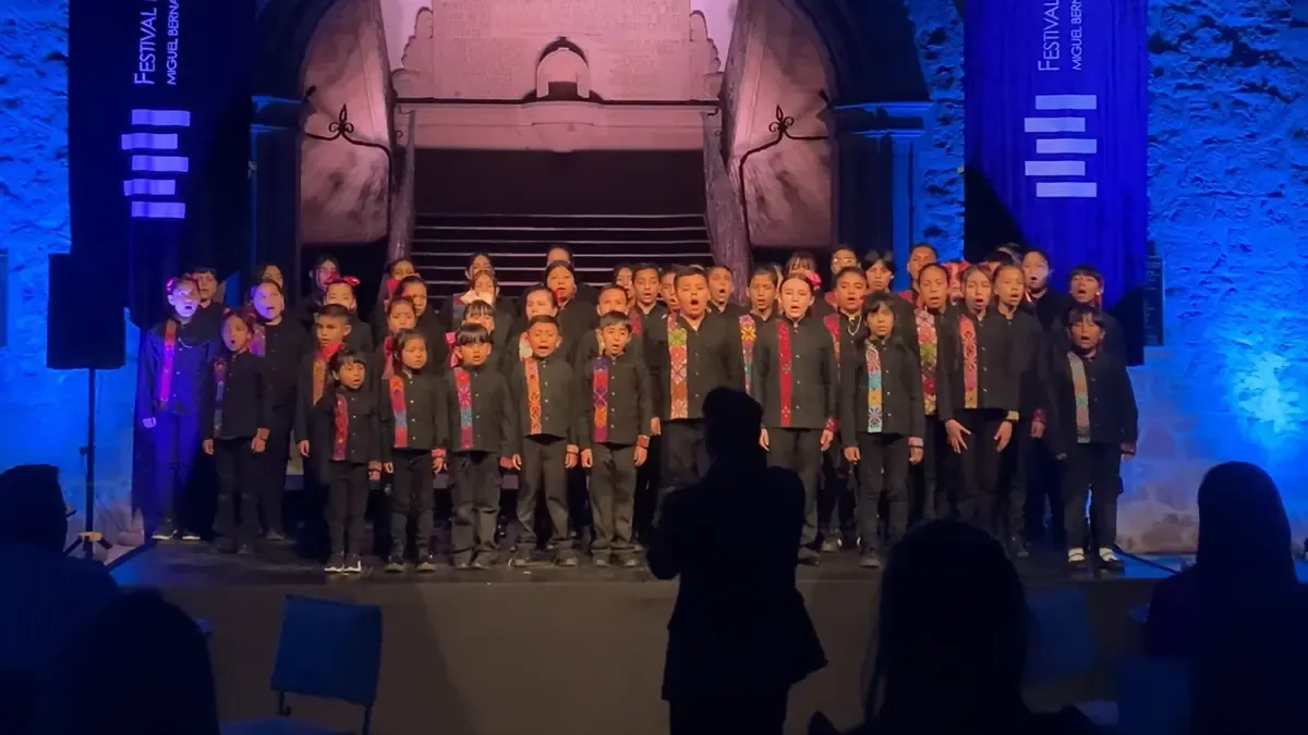 Este proyecto busca mejorar la calidad de vida de la niñez en Michoacán mediante la música y el desarrollo integral.